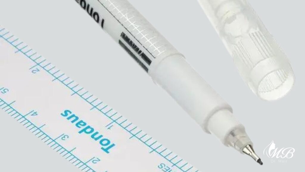 עט סימון משמש לסימון האזורים על העור בהם תתבצע פרוצדורת שאיבת השומן​